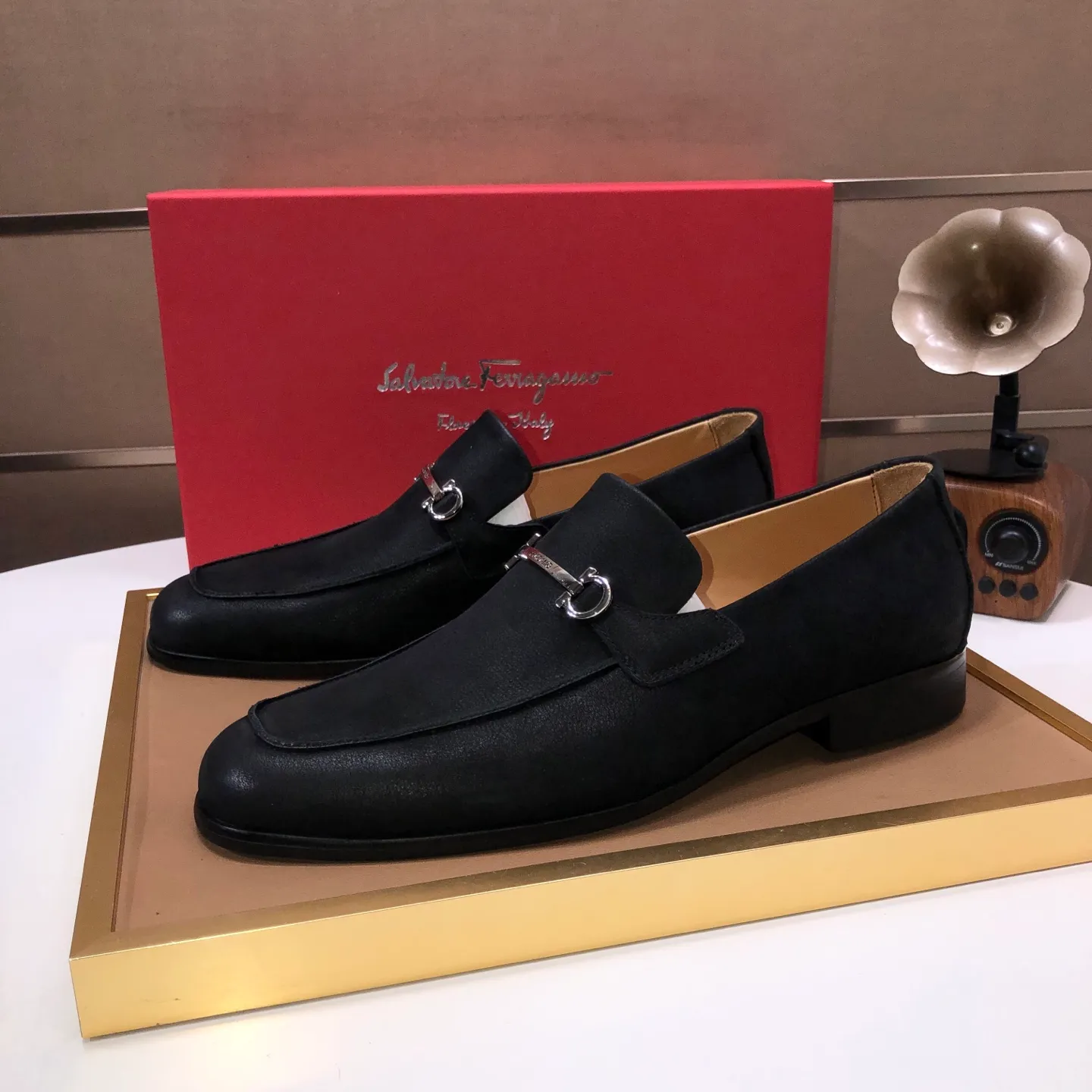 Men's shoes💰580💰【Ferragamo】Official website new product update👏High-quality casual shoes👟Imported first-layer calfskin with official website breathable printed fabric, comfortable and breathable, cowhide lining. Matching code: 38~44 (45 customized, non-refundable)